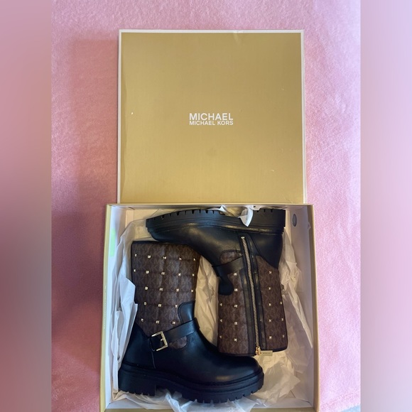 Michael Kors Logo ankle boots-7.5 - Picture 1 of 4